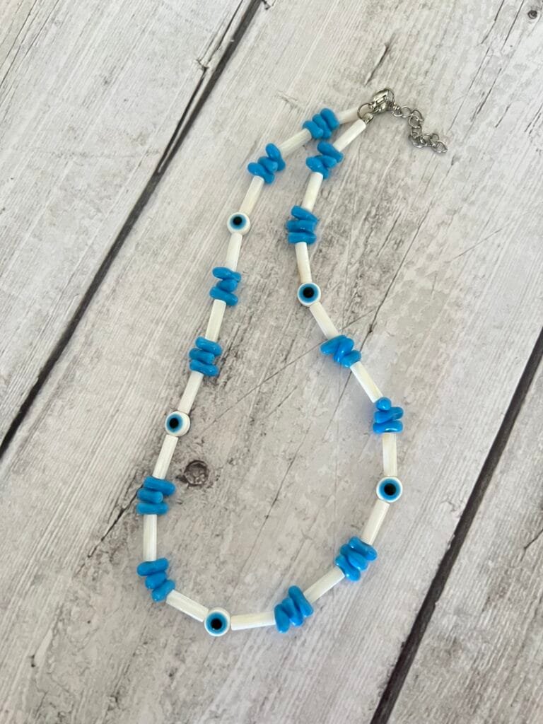 שרשרת עין שומרת בכחול לבן