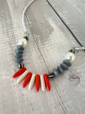 שרשרת wild and Free כתום לבן