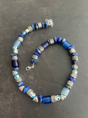 שרשרת אוריינט כחולה