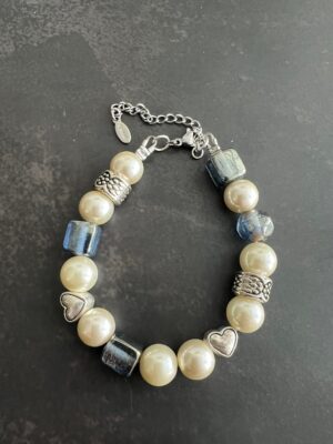 צמיד חרוזי פנינה וזכוכית