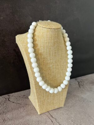 מחרוזת צ׳וקר אגת לבנה