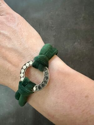 צמיד קטיפה ירוקה לולאה גדולה