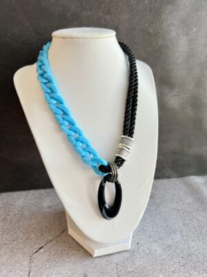 שרשרת שילובים תכלת ושחור