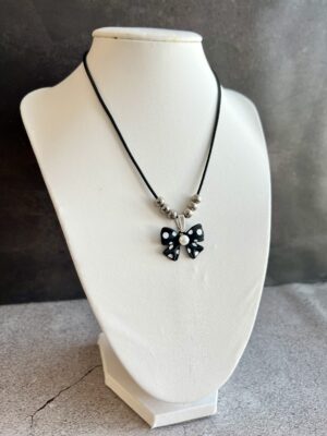 שרשרת חוט שחור פפיון