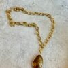 ⁦שרשרת לולאות גדולות ותליון עין הנמר⁩ – תמונה ⁦3⁩