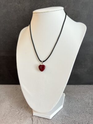 שרשרת צ׳וקר לב אדום יין