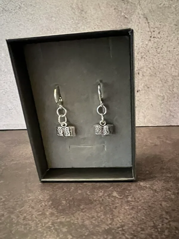עגילי חישוק כסף 925 תליון ספר