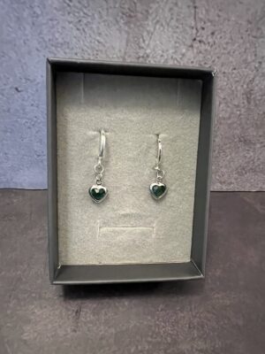 עגילי חישוק כסף 925 תליון לב ירוק