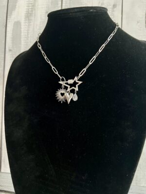 שרשרת לולאות צ׳ארמס סוגר קדמי