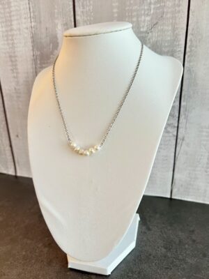 שרשרת לולאות פנינים קטנות