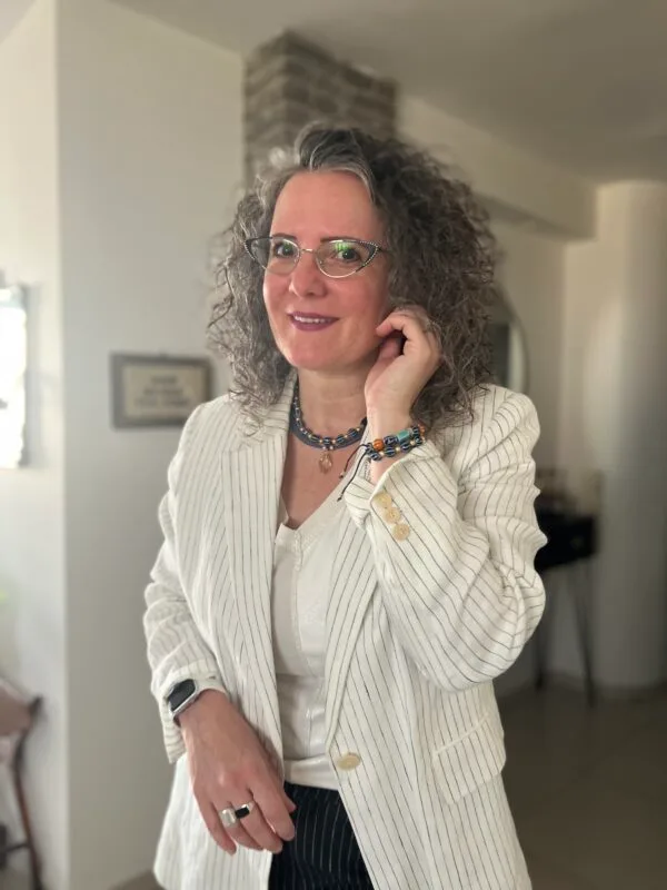 ⁦לוק דנים קלאסי בשיק עירוני⁩ – תמונה ⁦8⁩