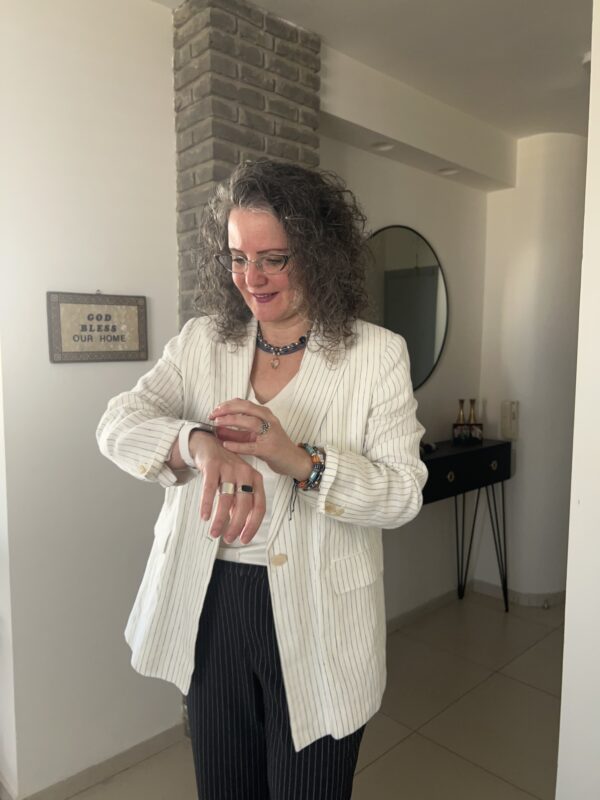 ⁦לוק דנים קלאסי בשיק עירוני⁩ – תמונה ⁦9⁩