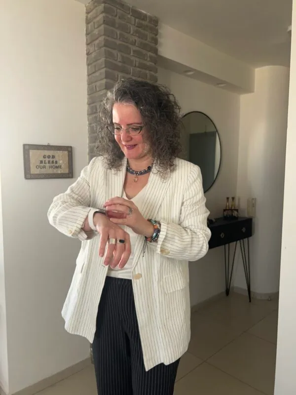 ⁦לוק דנים קלאסי בשיק עירוני⁩ – תמונה ⁦9⁩