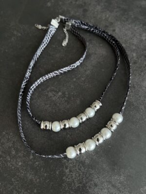 שרשרת טקסטיל שחור לבן פנינה