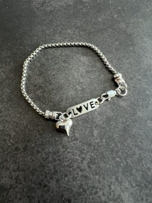 צמיד Love כסוף