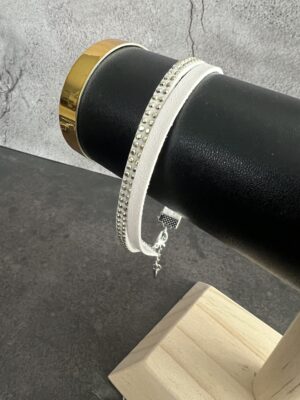 צמיד לרגל עור לבן