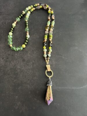 שרשרת ארוכה אבני חן ירוק וחום