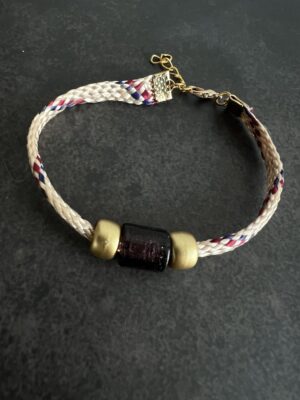 צמיד חבל בז׳ חרוז זכוכית