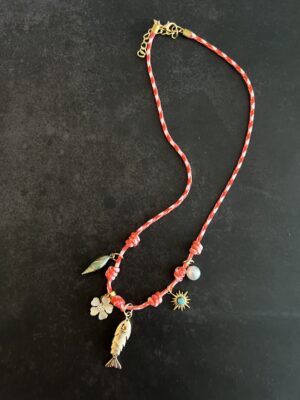 שרשרת צ׳ארמס חבל אדום