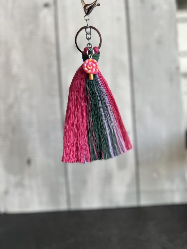 ⁦קישוט גדיל ירוק ורוד Lollipop⁩ – תמונה ⁦3⁩