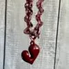 ⁦שרשרת לולאות אקריל חוט ולב בורדו⁩ – תמונה ⁦2⁩