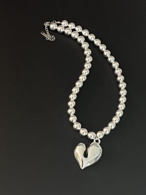 שרשרת חרוזי המטייט לב כסוף