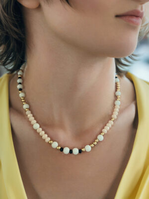 שרשרת אבני חן קלאסית עם טוויסט מודרני