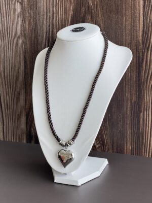 שרשרת חבל חום מלופף לב כסוף