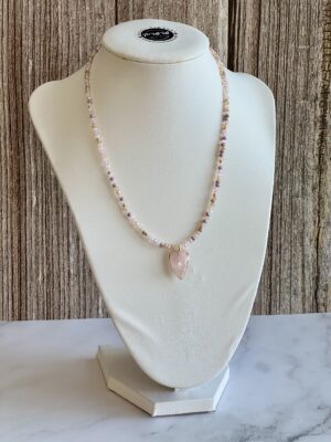 קולקציית גוונים שרשרת קריסטלים ורודה רוז קוורץ