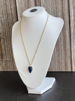 קולקציית גוונים שרשרת לולאות לב לאזולי