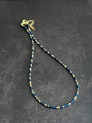 קולקציית גוונים שרשרת דקה בכחול וזהב