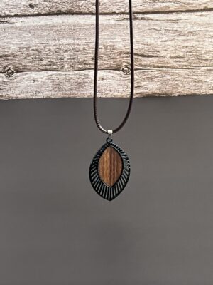 שרשרת חוט חום תליון טיפת עץ