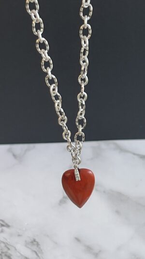 שרשרת ארוכה לב בוהו אדום