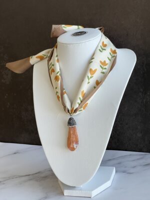 שרשרת צעיף חום פרח צהוב עם תליון קריסטל חום