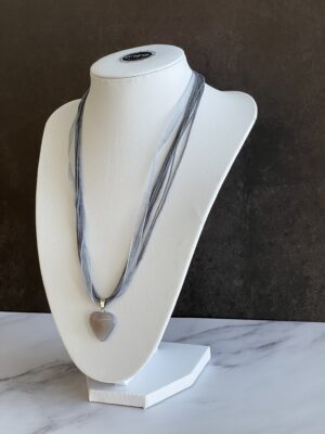 שרשרת חוטים לב אפור