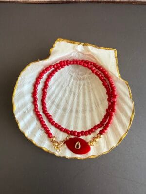 שרשרת עין באדום