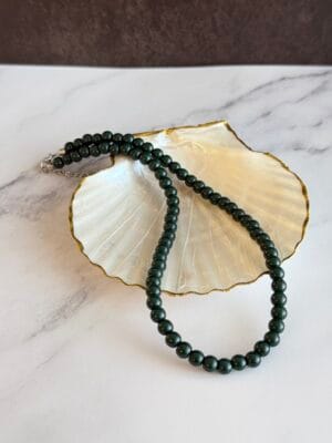 צ׳וקר ירוק כהה חרוזים קטנים