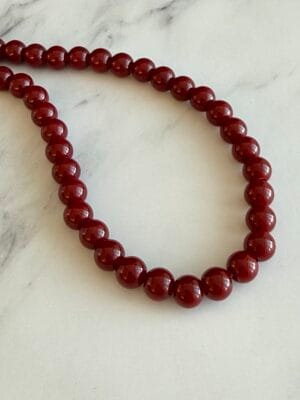 צ׳וקר בורדו חרוזים גדולים