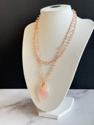 שרשרת ארוכה לב בוהו ורוד