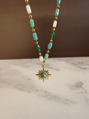 שרשרת אבנים בטורקיז עם תליון אבן