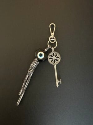 קישוט צ׳ארם מפתח ועין