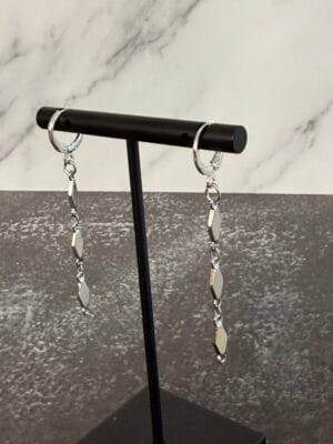 עגילי חישוק כסופים 925 מעוינים