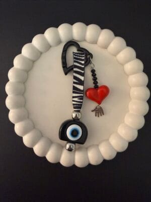 אקססורי צ׳ארם לב ועין