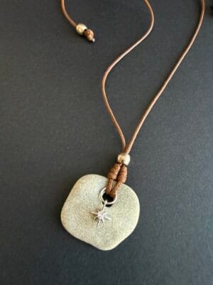 שרשרת מהטבע חבל ואבן