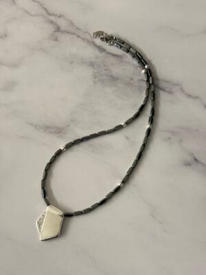 שרשרת המטייט תליון גאומטרי