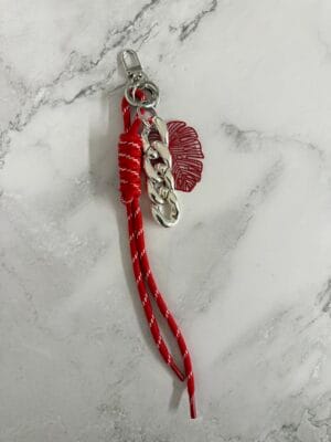 אקססורי צ׳ארם חבל עלה אדום
