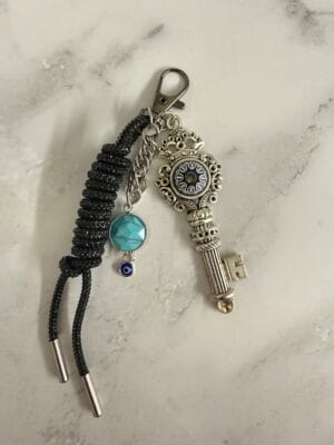 קישוט צ׳ארם ריינסטון שחור