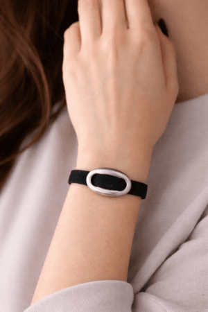 צמיד עור שחור חוליית העוגן