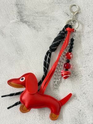 קישוט צ’ארם גדול כלבלב אדום