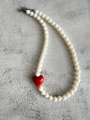 Sweet Side שרשרת לבנה עם לב בצד